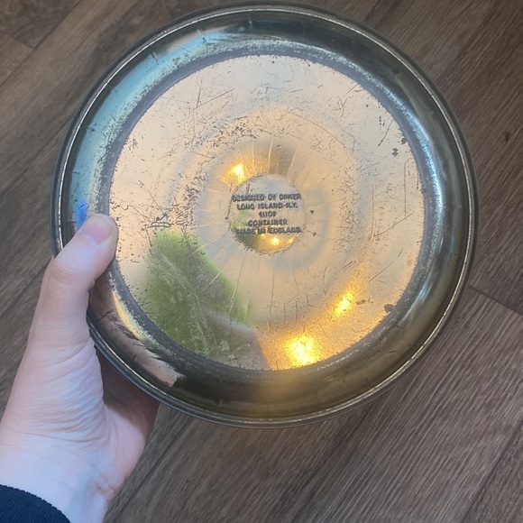 VTG Enamel English round colorful floral tin. Storage cottagecore shabby chic - Picture 4 of 7